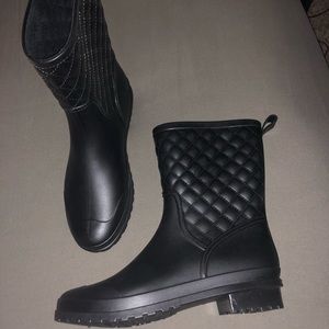 NEVER WORN Rainboots